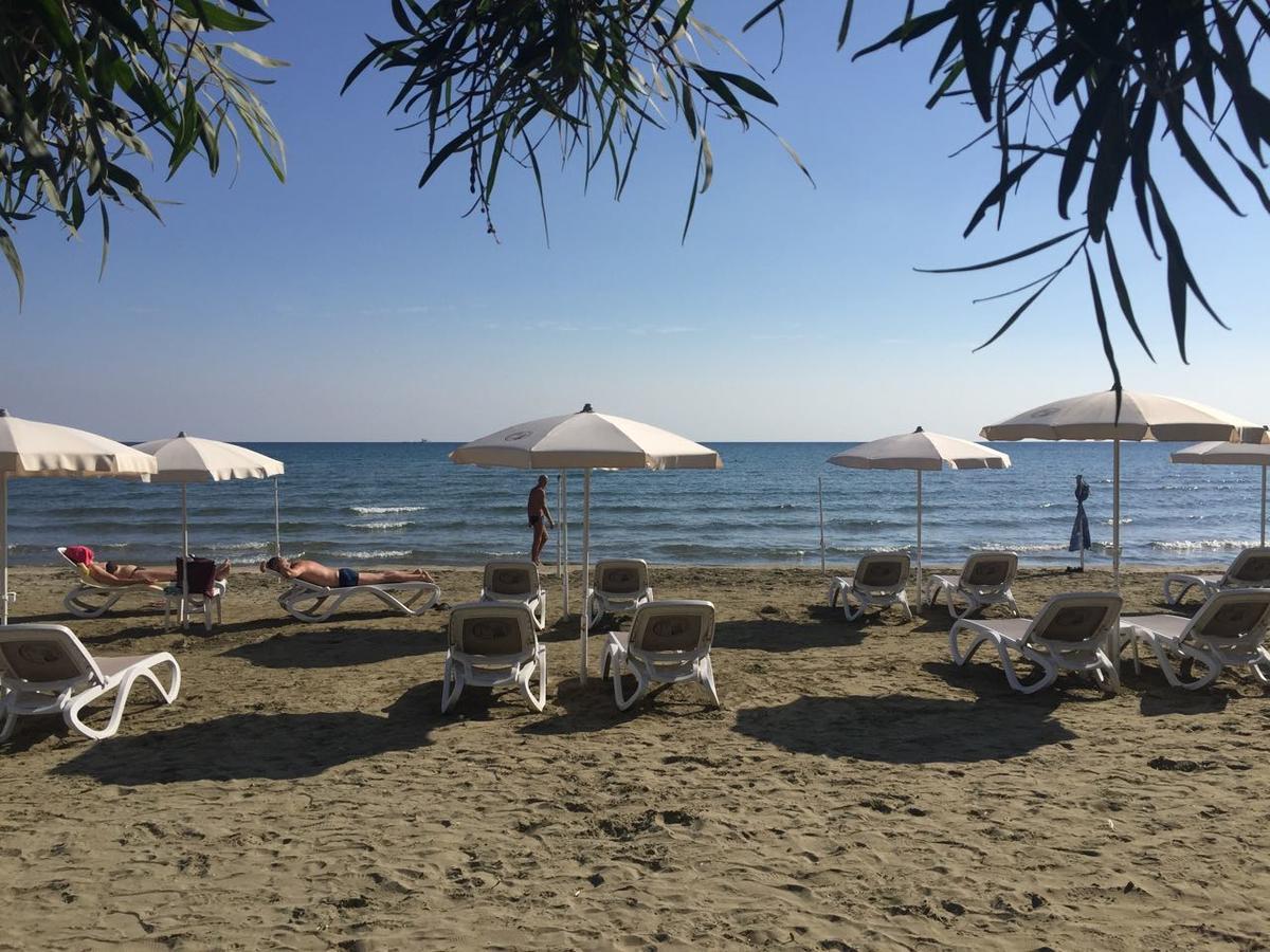 16 Sandy Beach Larnaca Extérieur photo